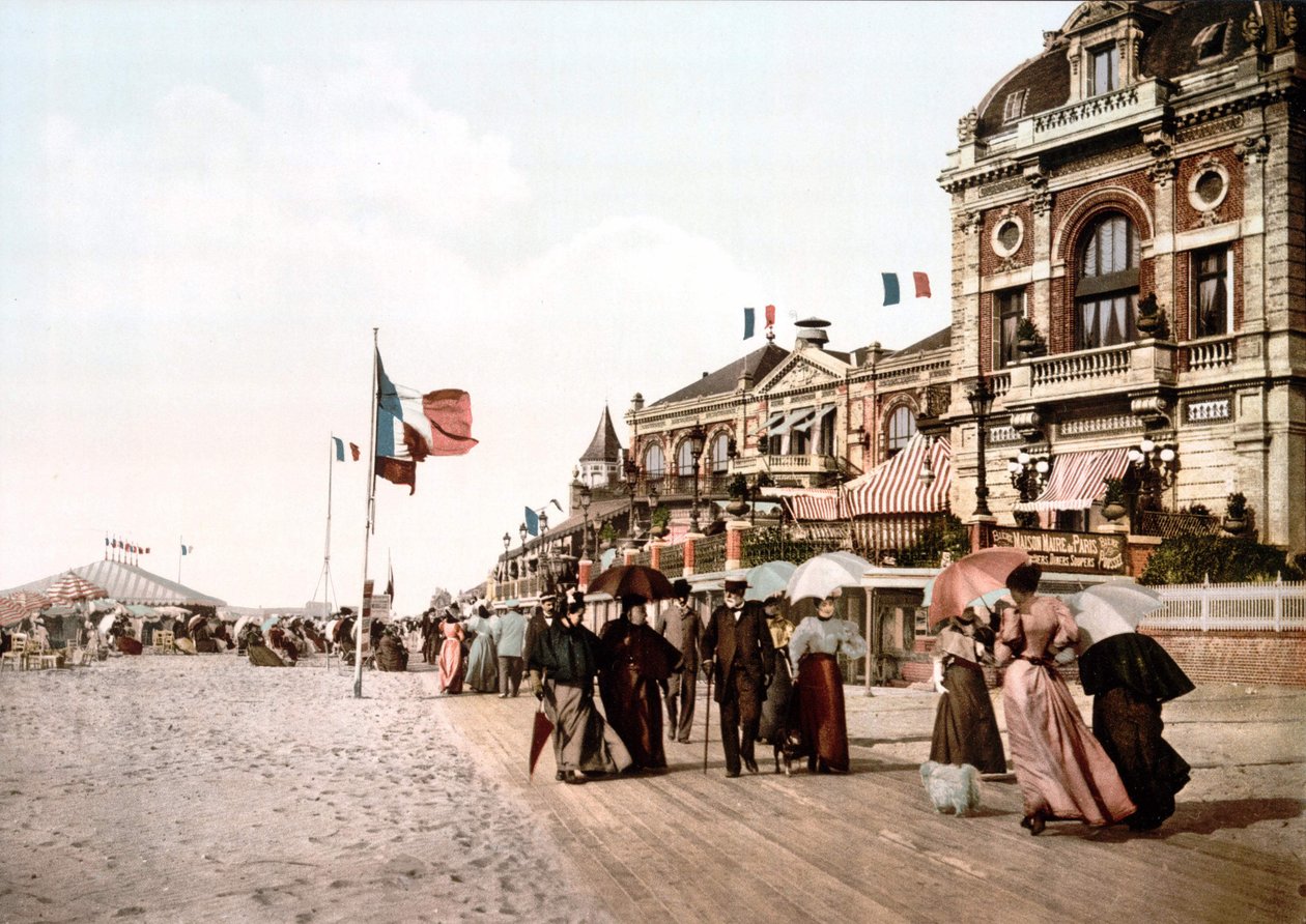 Paseo - Gran salón - Trouville. Fotochrome c. 1890. de Unknown artist