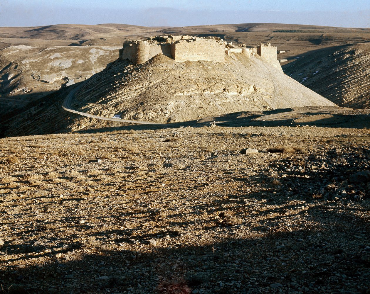 Vista de Karac el Chobac, castillo cruzado en el lado oriental del Arabah de Unknown artist