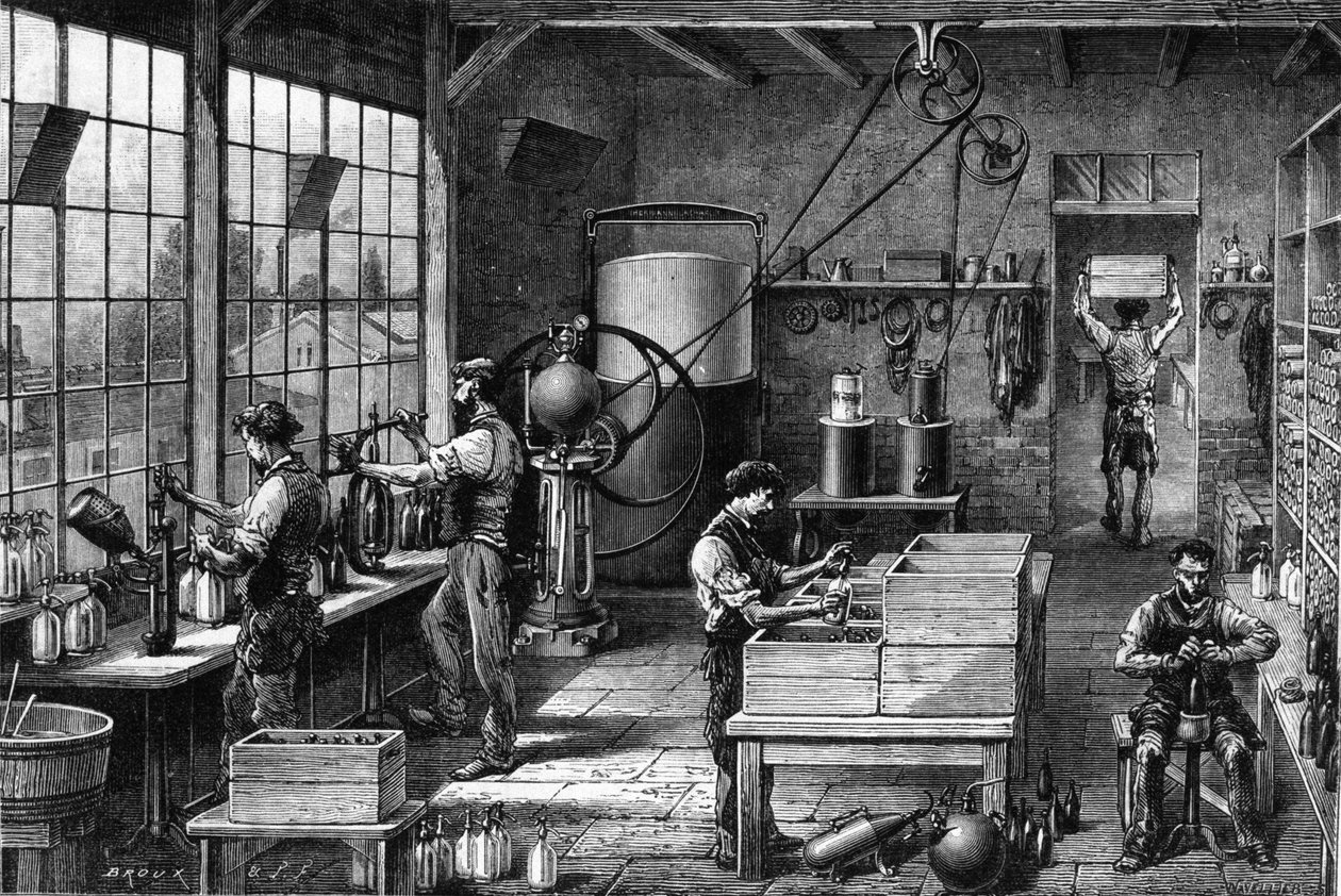 Vista del interior de una planta de agua de Seltz (agua carbonatada): se prepara gracias a una fuerte presión dentro de una botella llamada Sifón. Diferentes etapas, fabricación y embotellado. Grabado de Unknown artist