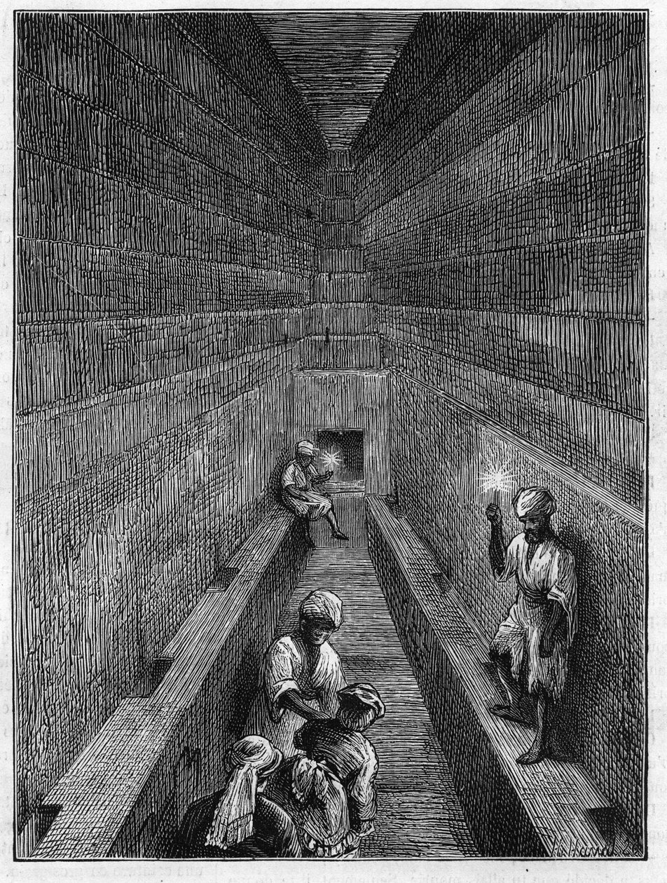 Vista de la gran galería de la pirámide de Keops en Guiza, Egipto. de Unknown artist
