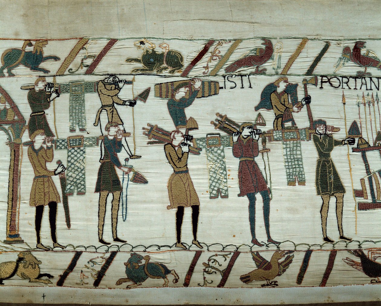 Armas y vino son llevados a los barcos durante el reabastecimiento para la conquista de Inglaterra por las flotas de Guillermo el Conquistador en 1066. Detalle del tapiz de Bayeux o Bordado de la Reina Matilde. de Unknown artist