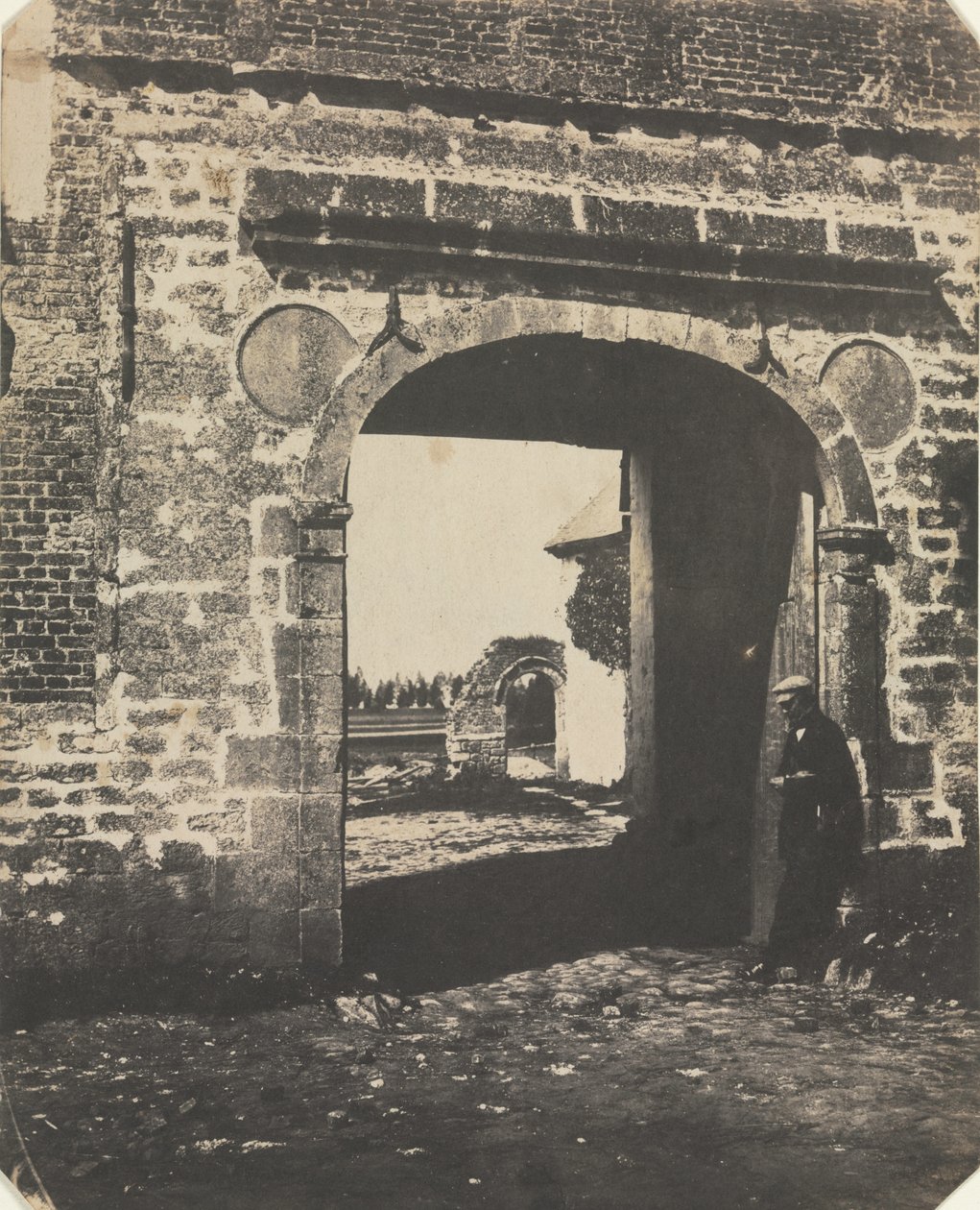 Arch in Farmyard, Swansea de Unknown artist