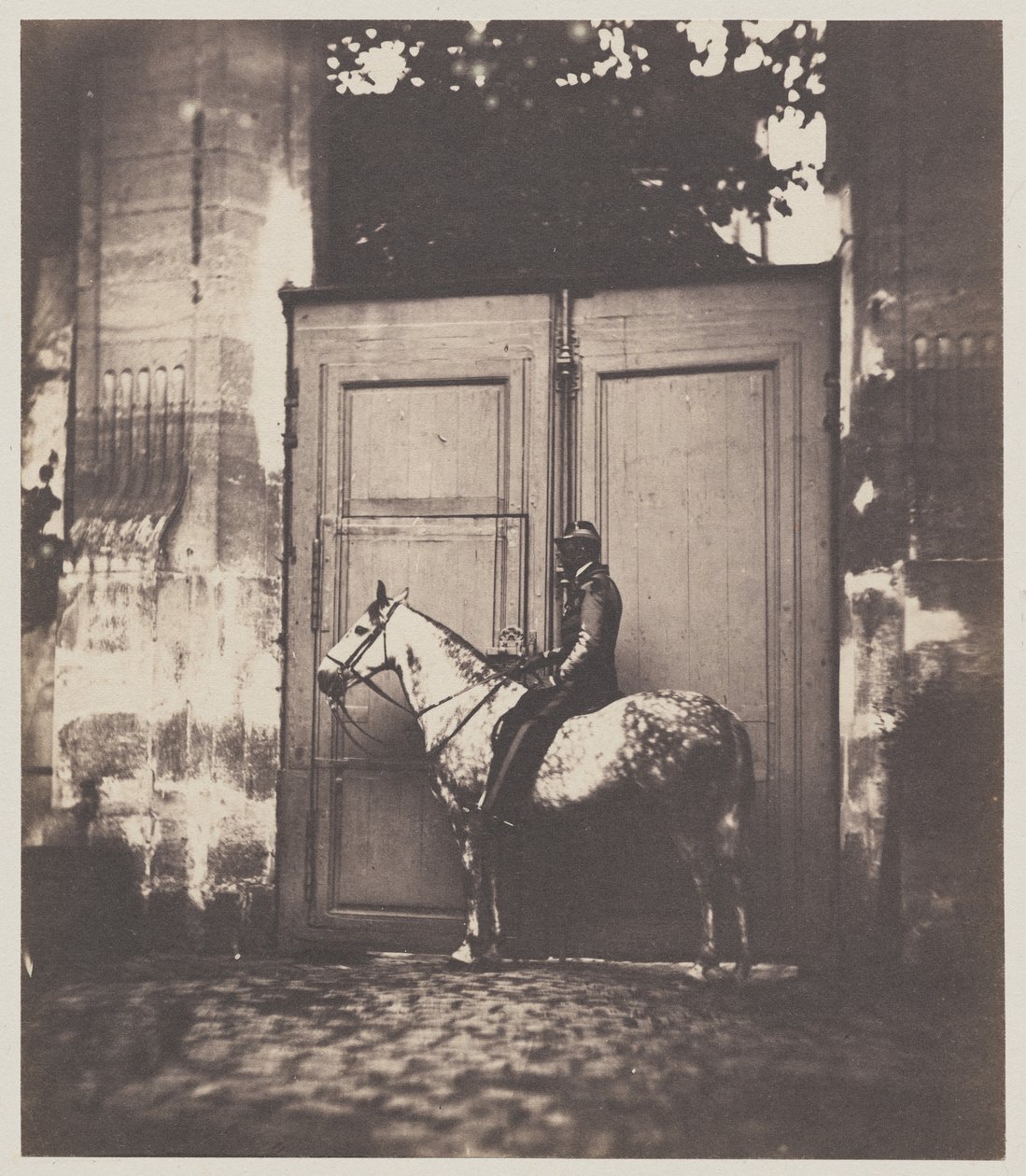 Black Horseman in Front of a Doorway de Unknown artist