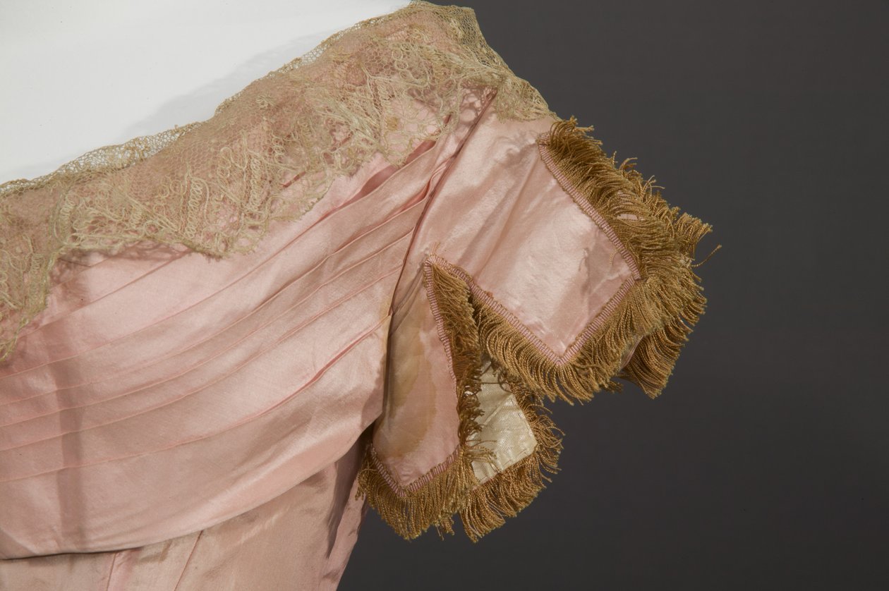 Vestido de dama de honor de Unknown artist
