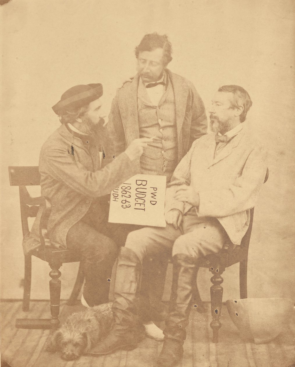 [Retrato de grupo de tres hombres, India] de Unknown artist