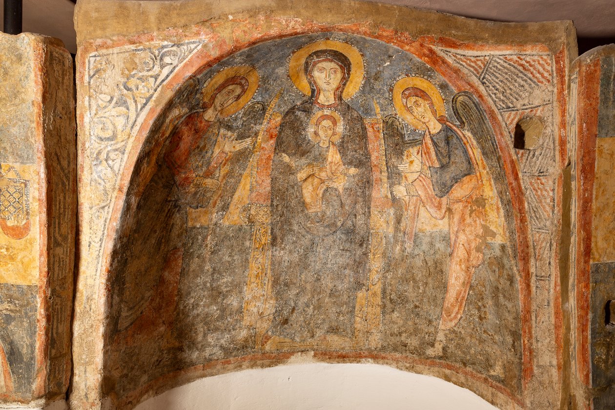 Virgen con el Niño entre los Arcángeles de Unknown artist