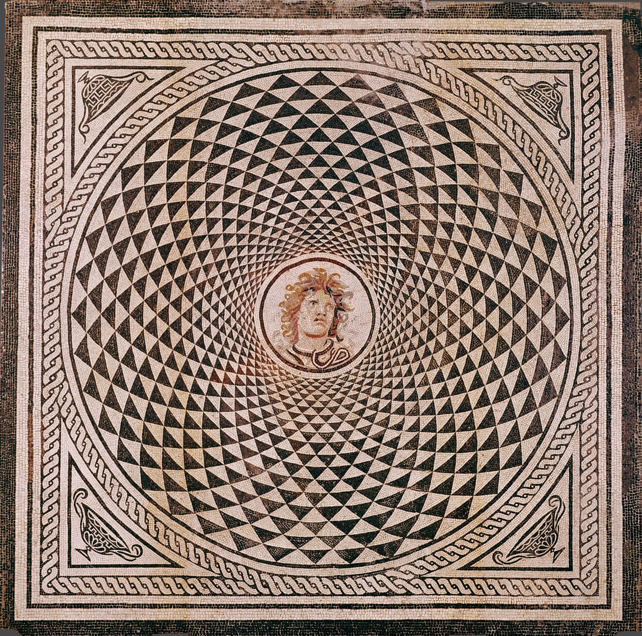 Suelo de mosaico con cabeza de Medusa de Unknown artist