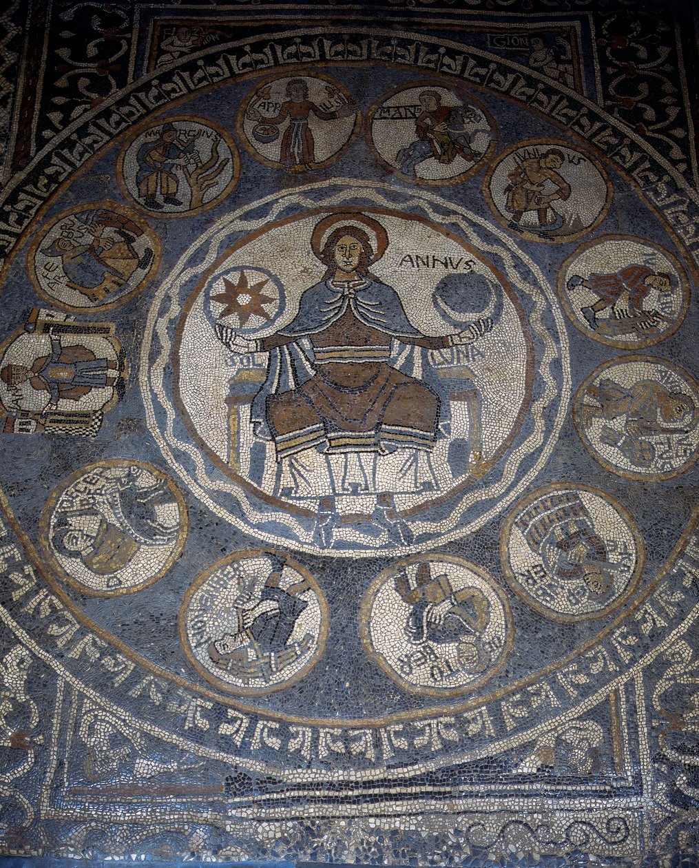 Piso de mosaico que representa los meses del año de Unknown artist