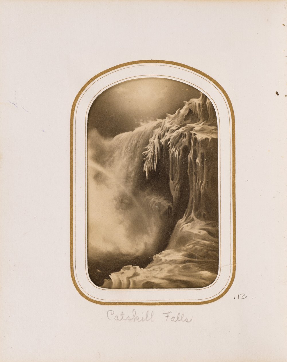 [Pintura de una cascada congelada] de Unknown artist