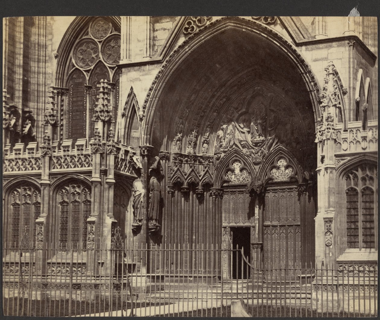 [Portal de una catedral] de Unknown artist