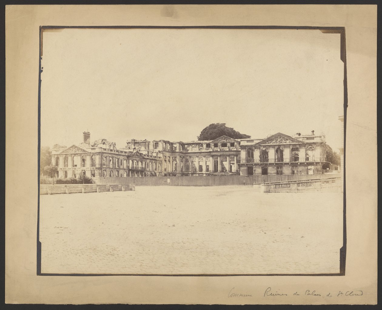 [Ruinas del castillo de Saint-Cloud] de Unknown artist