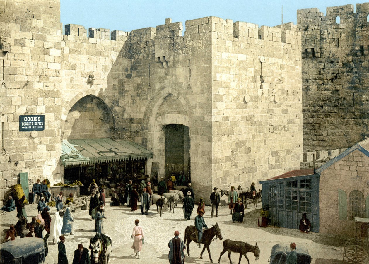La puerta de Jaffa en Jerusalén. Foto cromo sd. entre 1890-1900. de Unknown artist