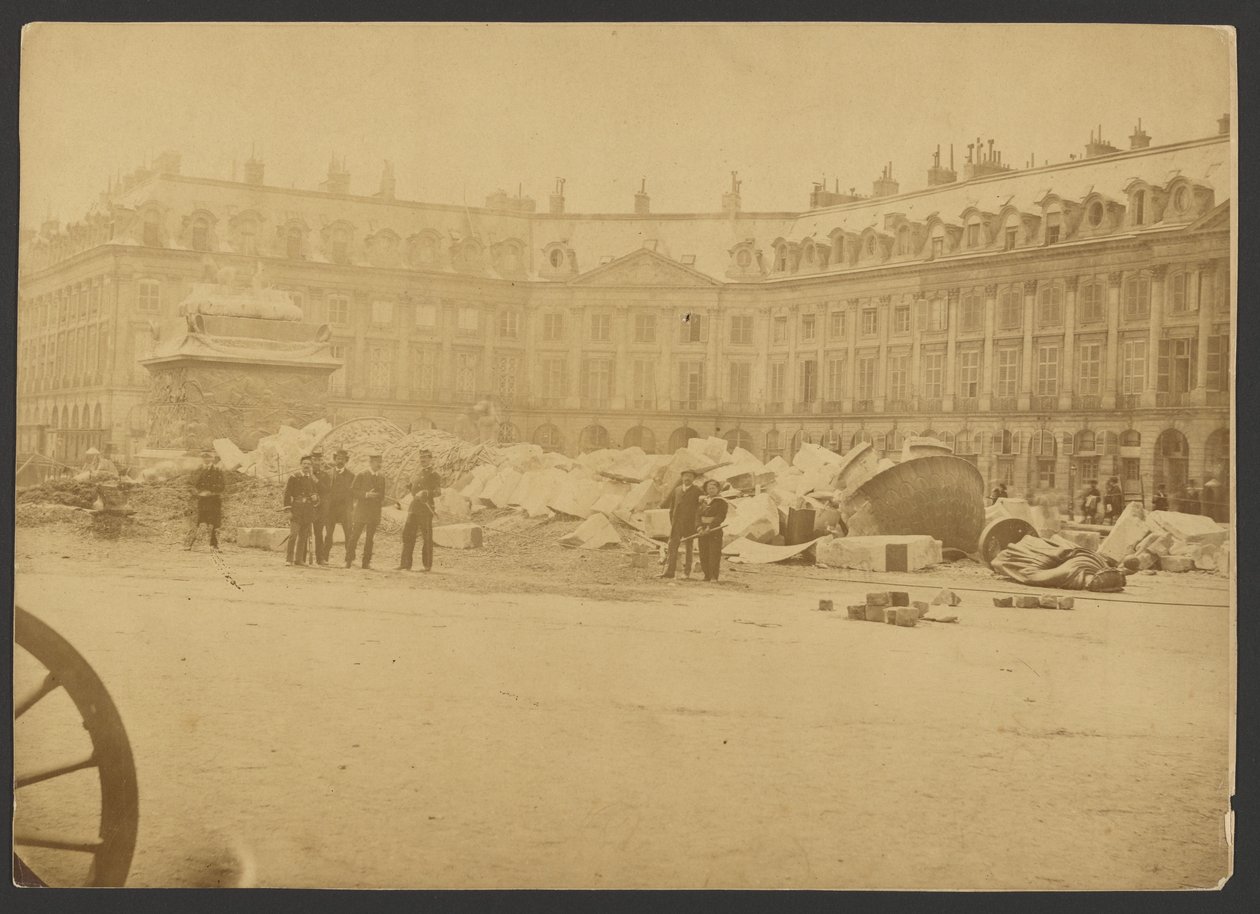 [Columna Vendome en ruinas] de Unknown artist