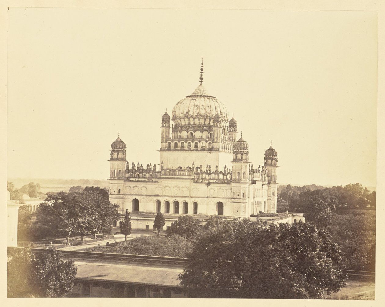 [Mausoleo de Bahu Begum, Faizabad] de Unknown artist/maker