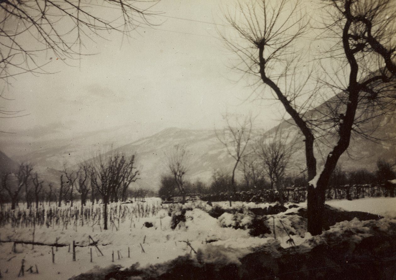 Álbum " Harriet Louise Self": una vista del valle del Brenta con nieve de Unknown photographer
