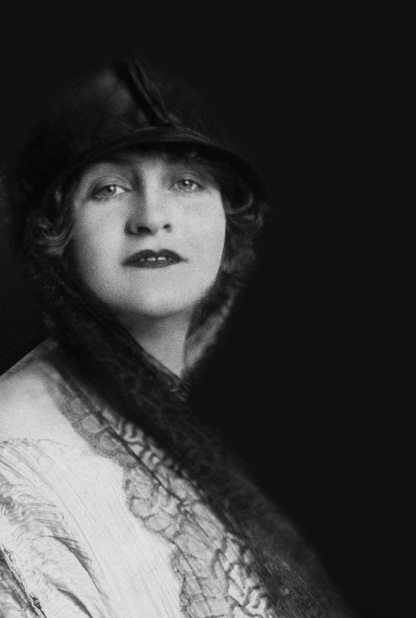 Alma Mahler (1879-1964), compositora y escritora austriaca, hacia 1920 (fotografía en blanco y negro). de Unknown photographer