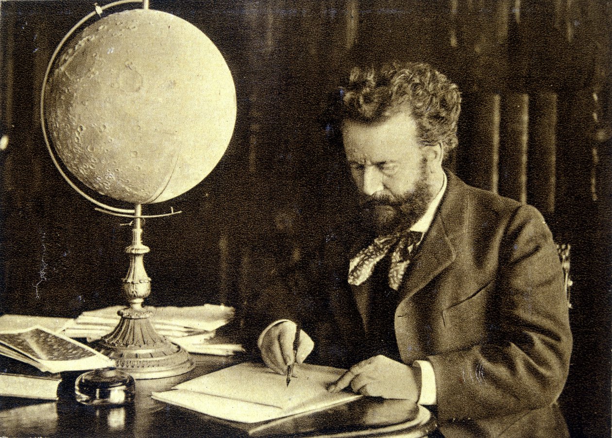 Camille Flammarion en su mesa de trabajo de Unknown photographer