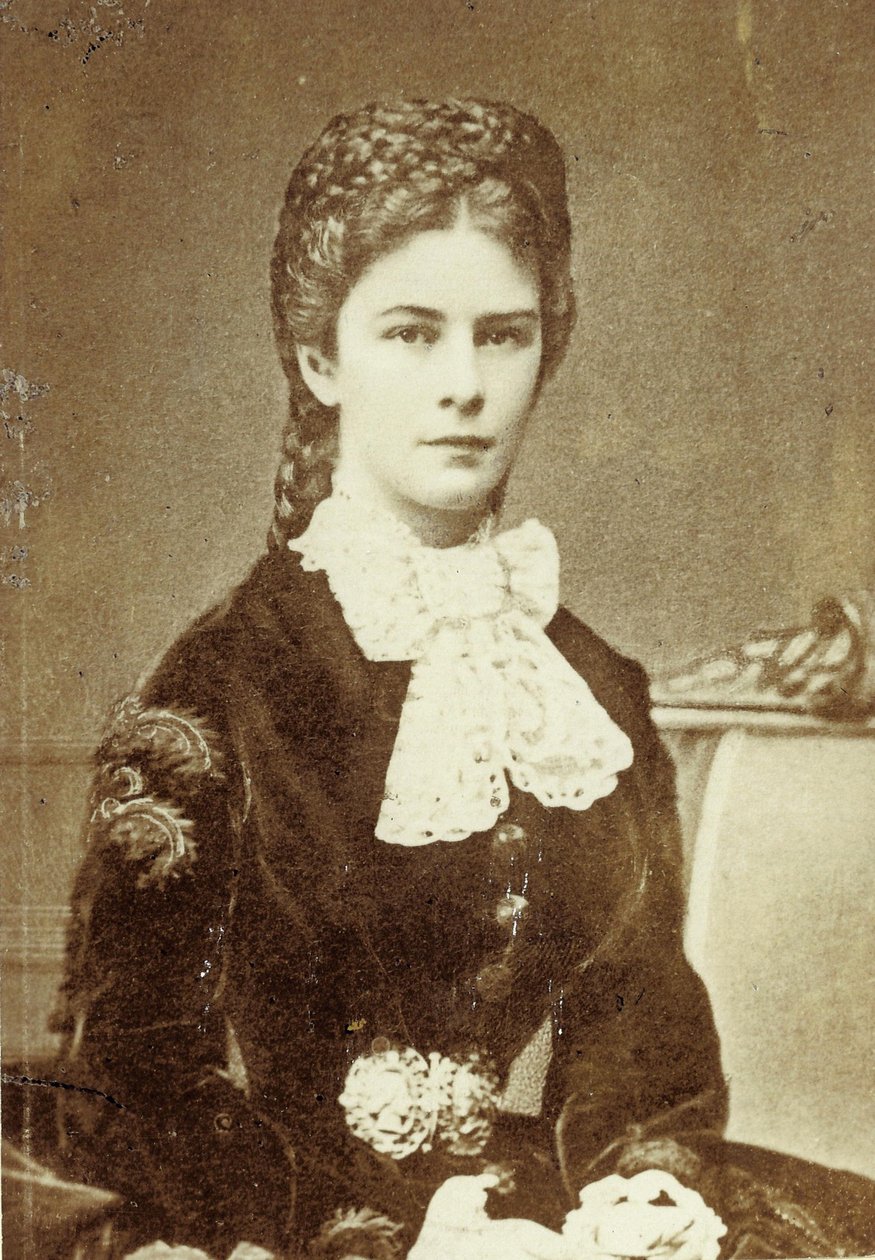 Isabel, emperatriz de Austria y reina consorte de Hungría (24 de diciembre de 1837 - 10 de septiembre de 1898) (foto) de Unknown photographer