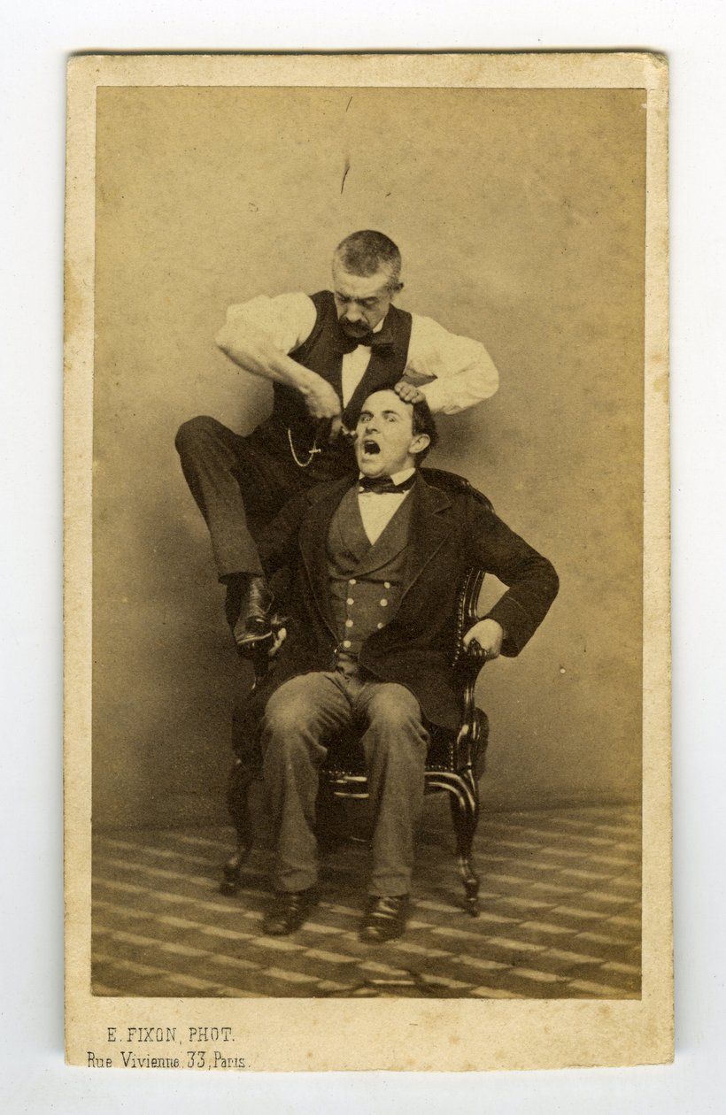 Francia, Fotografía profesional de un dentista sacamuelas de Unknown photographer