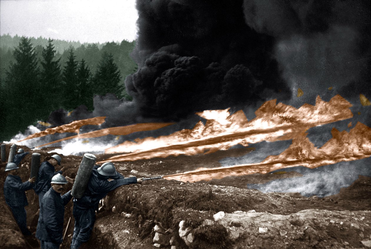 Soldados franceses utilizando lanzallamas desde las trincheras, Chemin des Dames de Unknown photographer