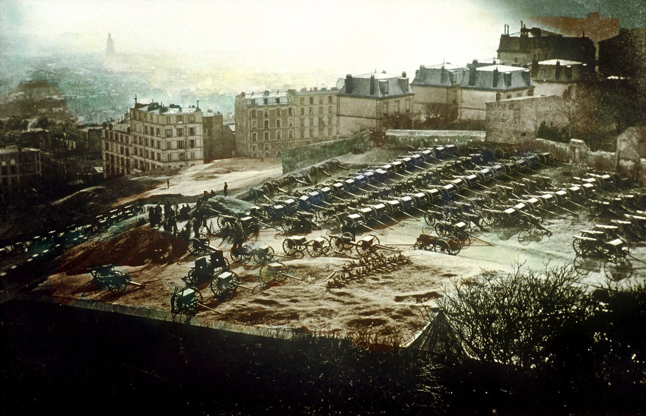 En Montmartre, la artillería pesada del gobierno amenaza París 18 mars de Unknown photographer