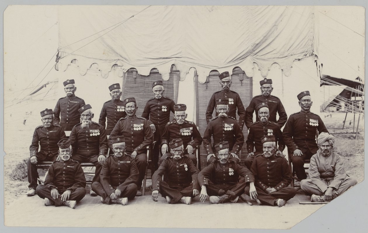Veteranos del Motín Indio del 2º Regimiento Gurkha (del Príncipe de Gales) de Unknown photographer