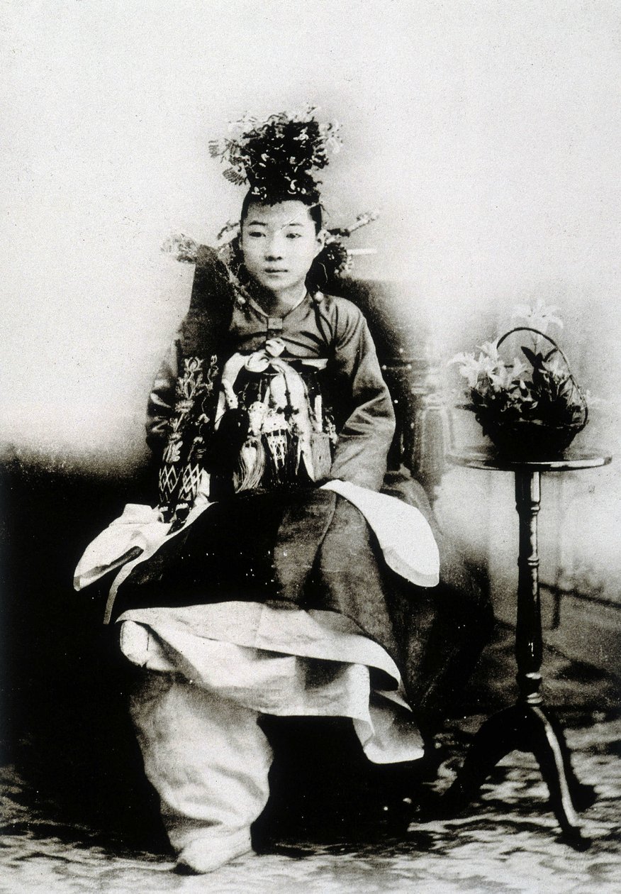 Mujer coreana con vestido tradicional de boda de Unknown photographer