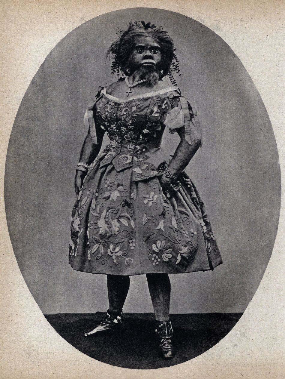Los Monstruos, la mujer perro. Fotografía, finales del siglo XIX, París. Colección Selva de Unknown photographer