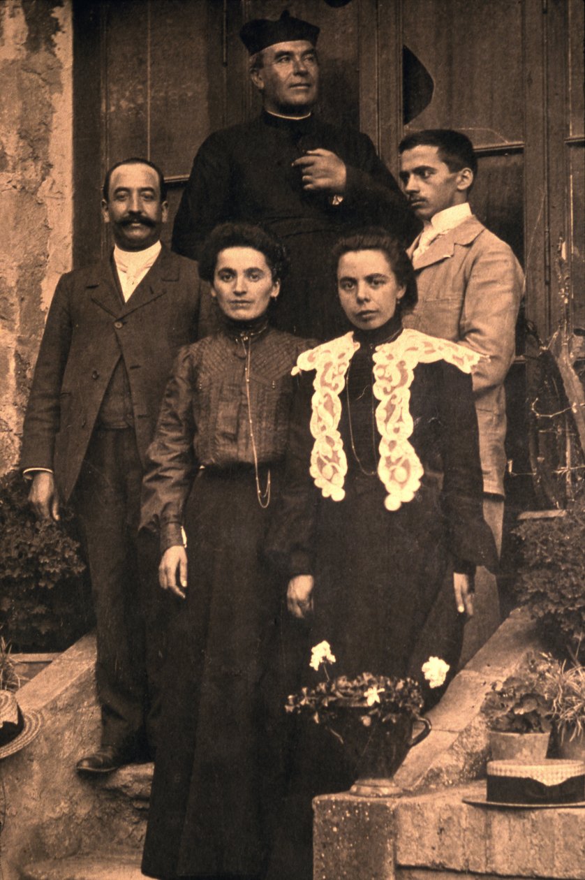 Retrato del abate Bérenger Saunière, Rennes-le-Château (fotografía en blanco y negro) de Unknown photographer
