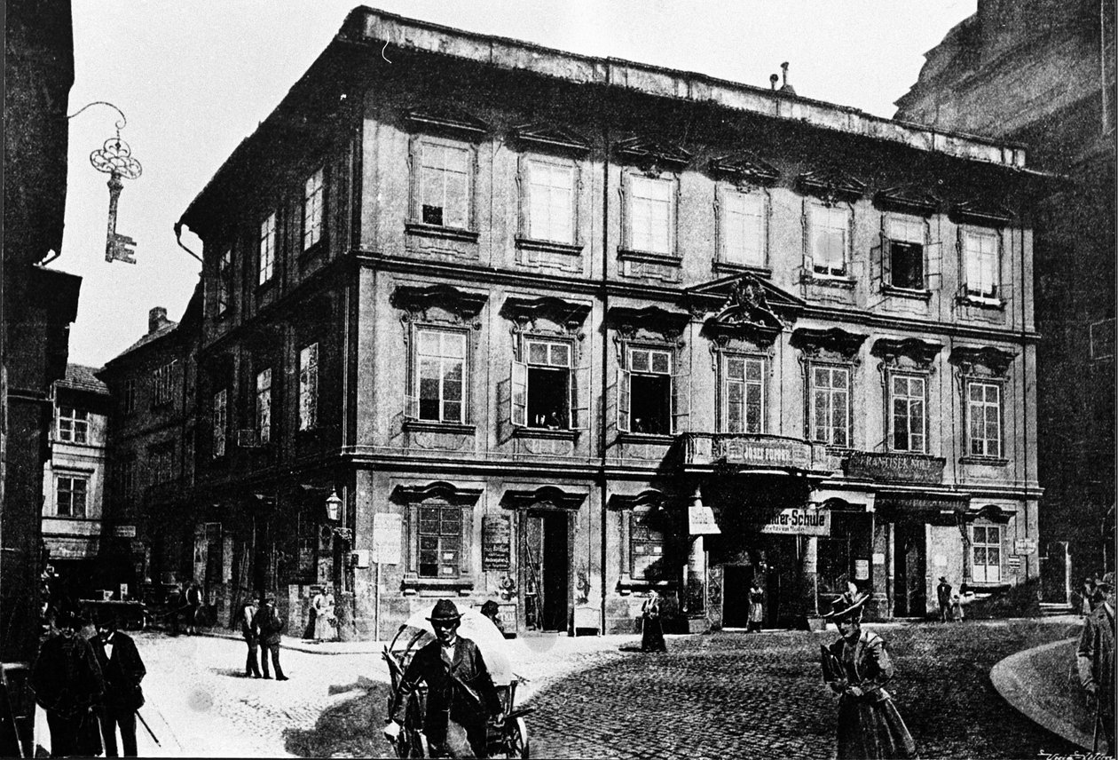 Praga, antes de 1897. El edificio donde nació el escritor Franz Kafka de Unknown photographer