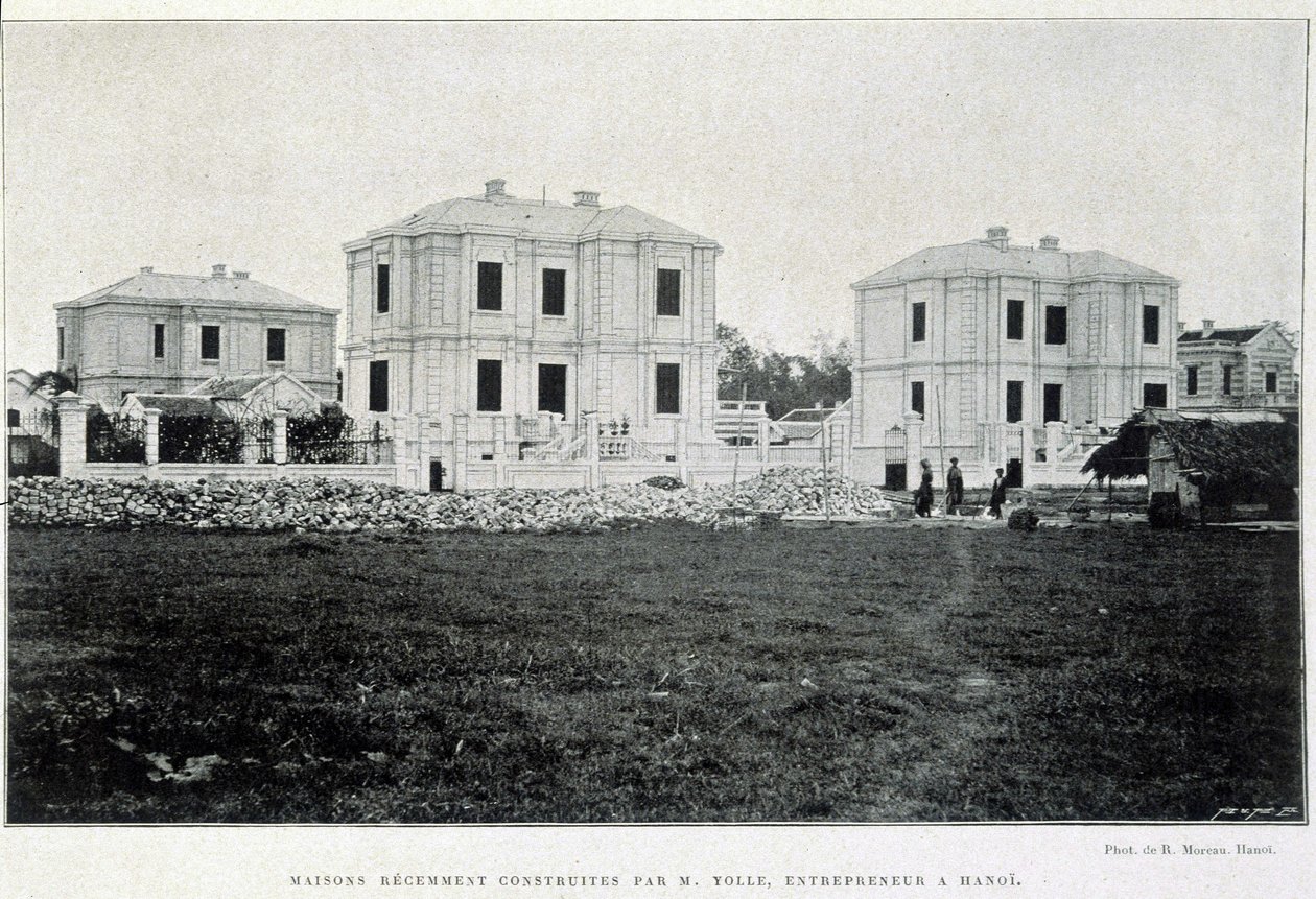 Casas adosadas construidas en Hanoi por el empresario Yolle, “Le Tonkin en 1900” por Robert Dubois de Unknown photographer