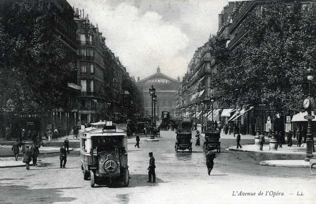 Vista de la Avenida de la Ópera en París 1905 - 1910 aprox.(postal) de Unknown photographer