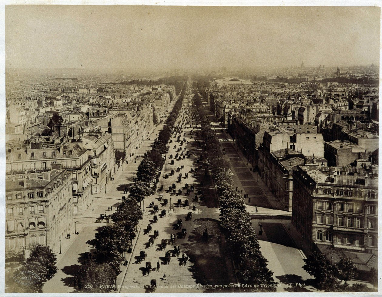 Vista de los Campos Elíseos desde el Arco de Triunfo, s.d. finales del siglo XIX de Unknown photographer