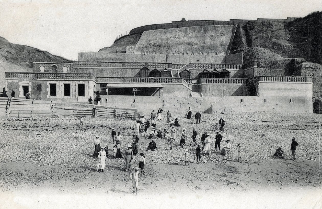 Vista de la playa de Mesnil Val (Mesnil-Val) con su casino y sus terrazas, Manche Normandía Postal de principios del siglo XX de Unknown photographer