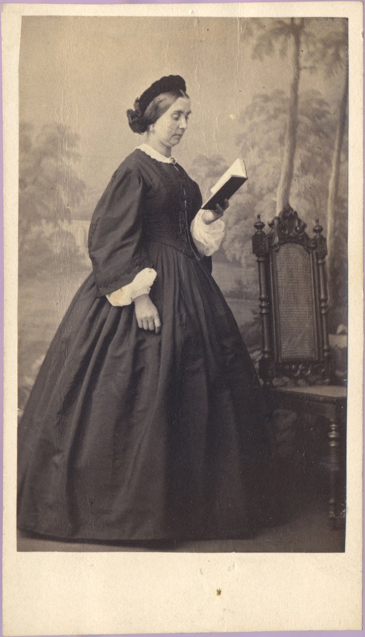 Mujer con un libro, hacia 1860 (fotografía) de Unknown photographer