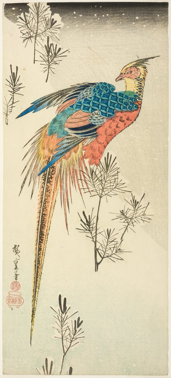 Faisán dorado posado en una empinada ladera nevada entre pequeños pinos de Utagawa Hiroshige