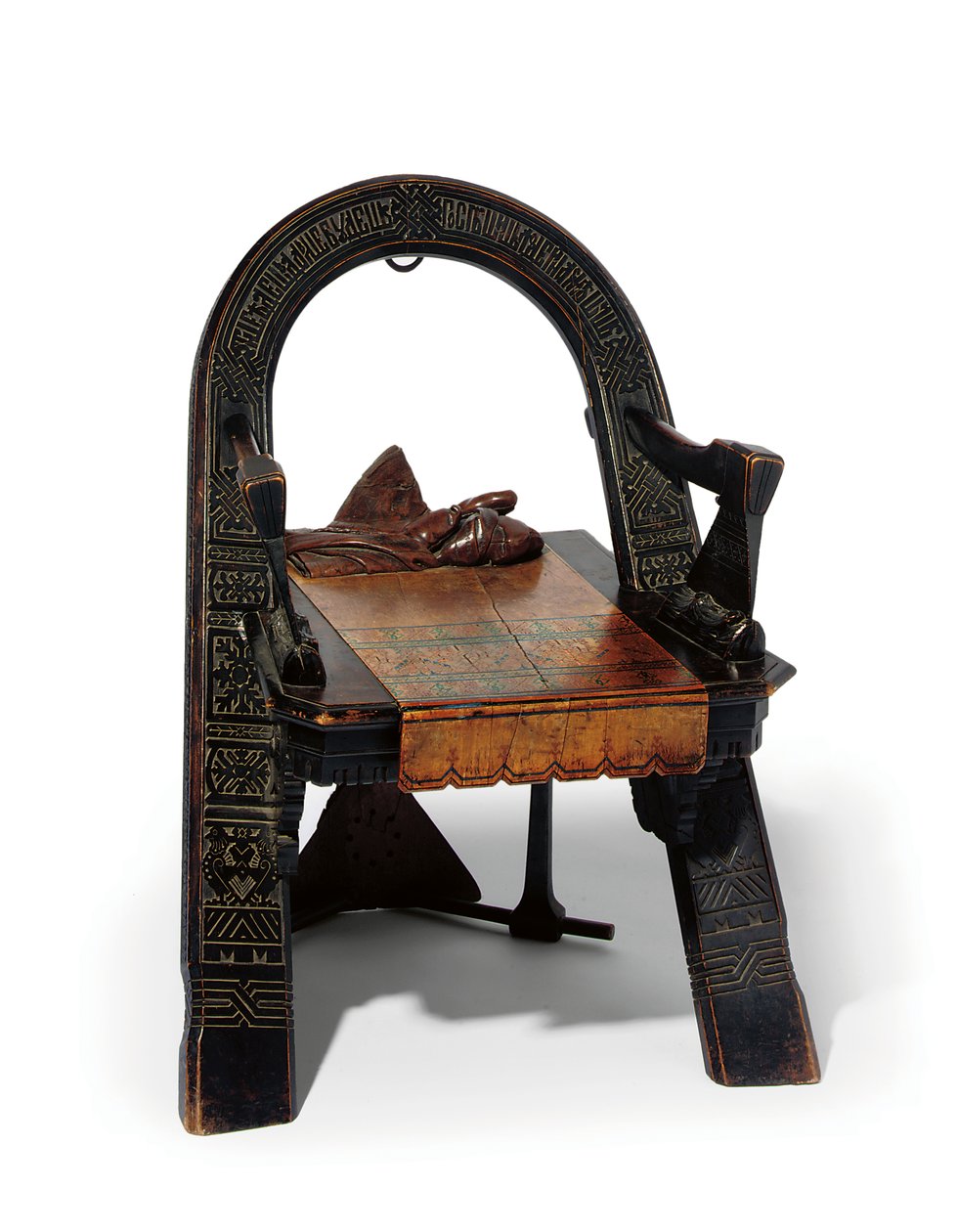 Silla tallada trompe l