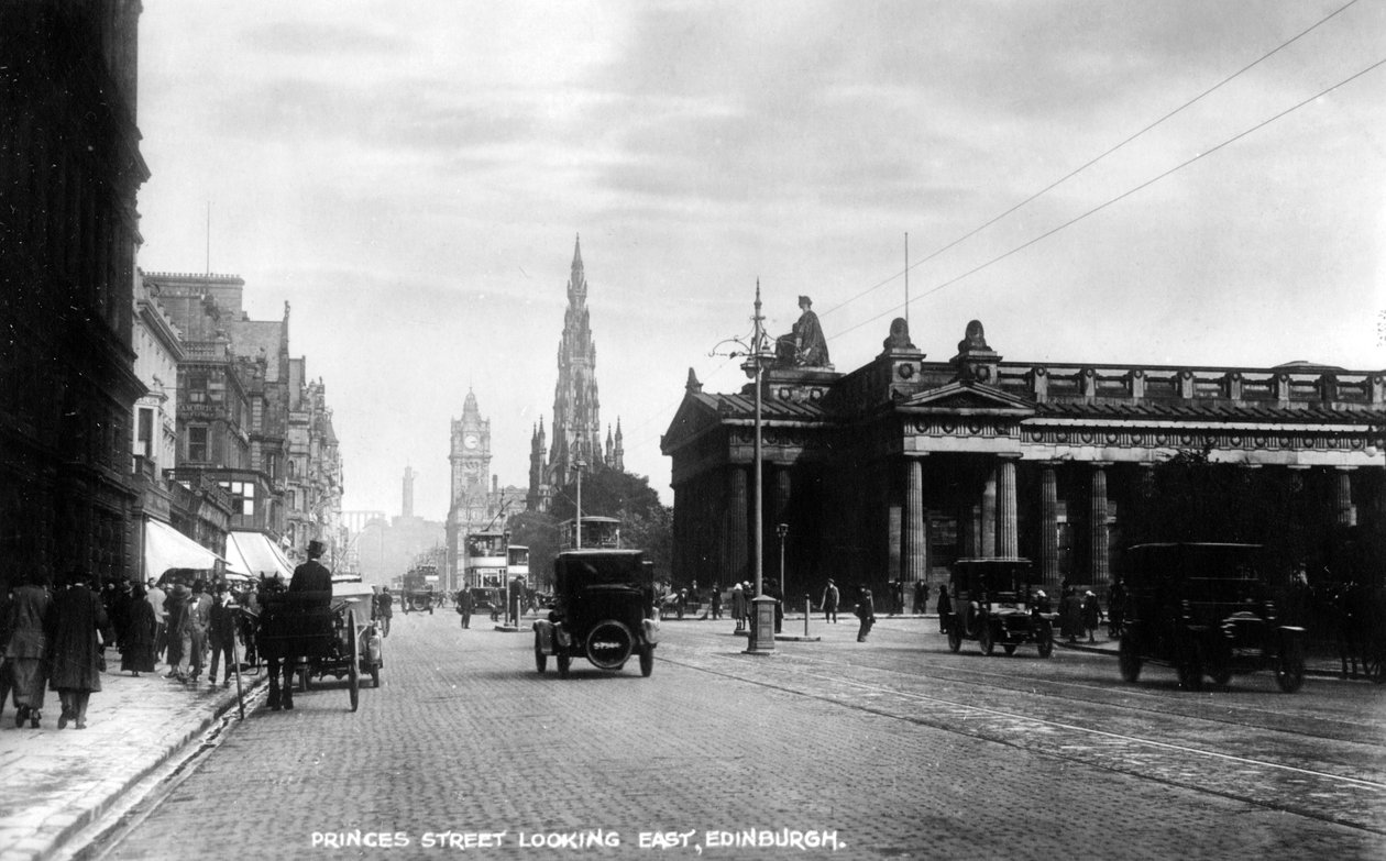 Mirando al este a lo largo de Princes Street, Edimburgo, principios del siglo XX de Valentine and Sons Ltd