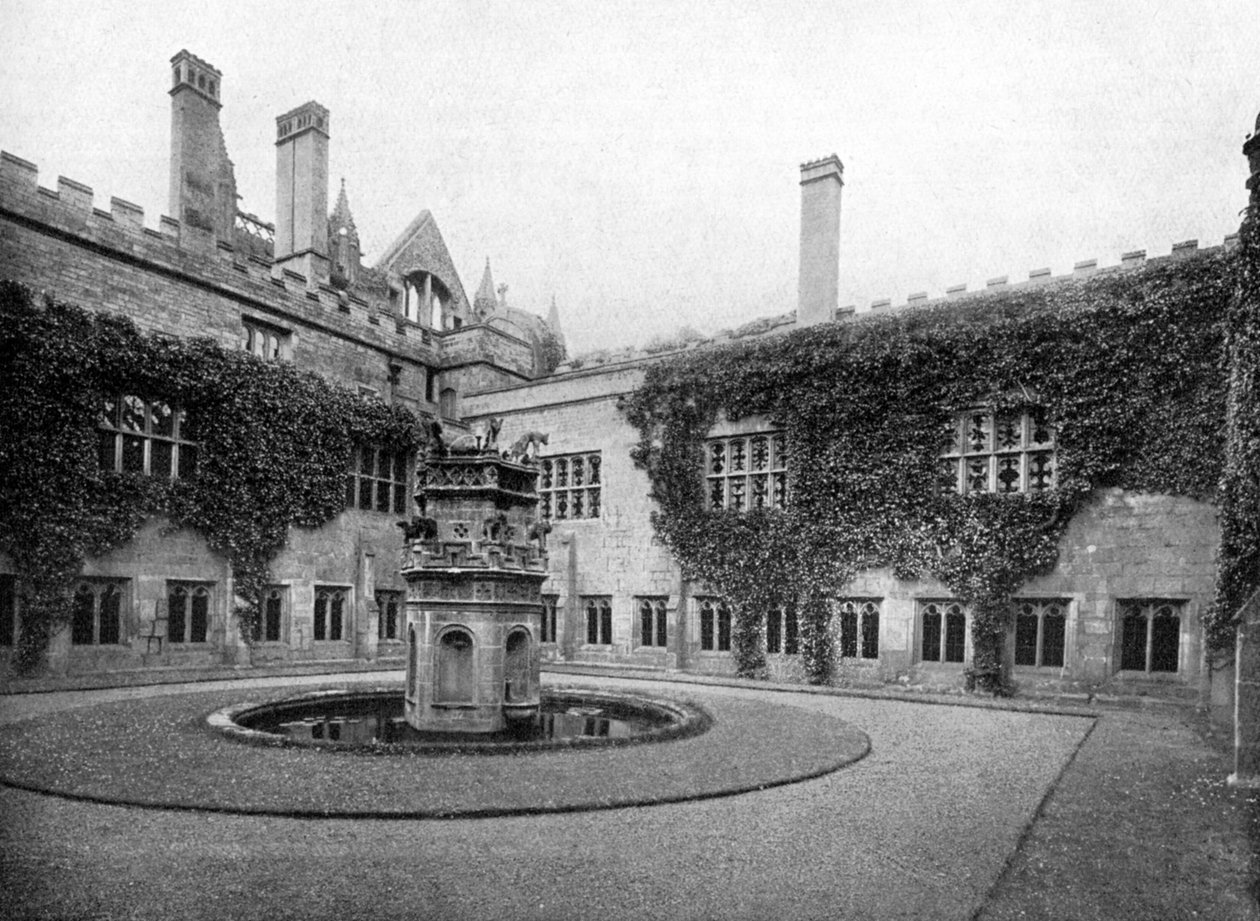 Los claustros, Abadía de Newstead, Nottinghamshire, 1924-1926 de Valentine and Sons Ltd