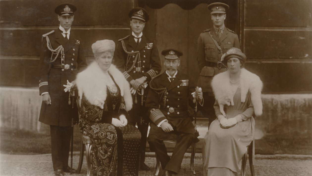 S.A.R. El Duque de York, S.A.R. El Príncipe de Gales, S.A.R. El Príncipe Enrique, S.M. La Reina de Vandyk