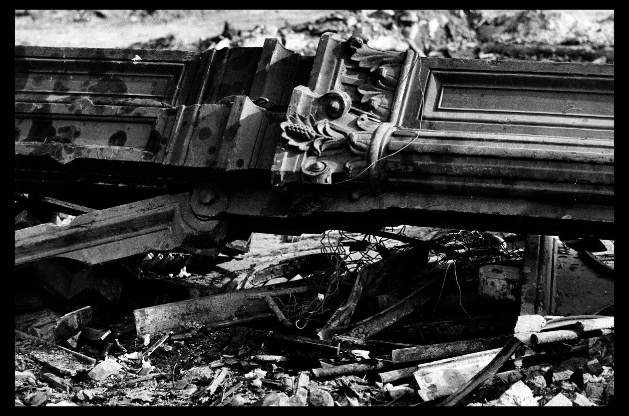 Demolición del mercado central en París, en agosto de 1971 (foto en b/n) de Victor Baltard