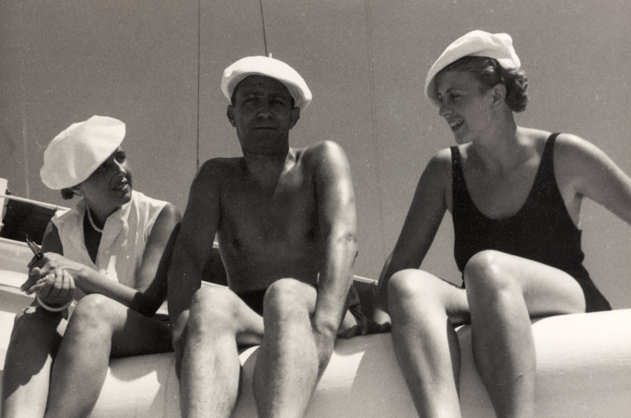 Pasajeros a bordo del crucero "Oceania", del álbum "At the Edge of Oceania 28th July to 10th August 1935". de Vincenzo Balocchi