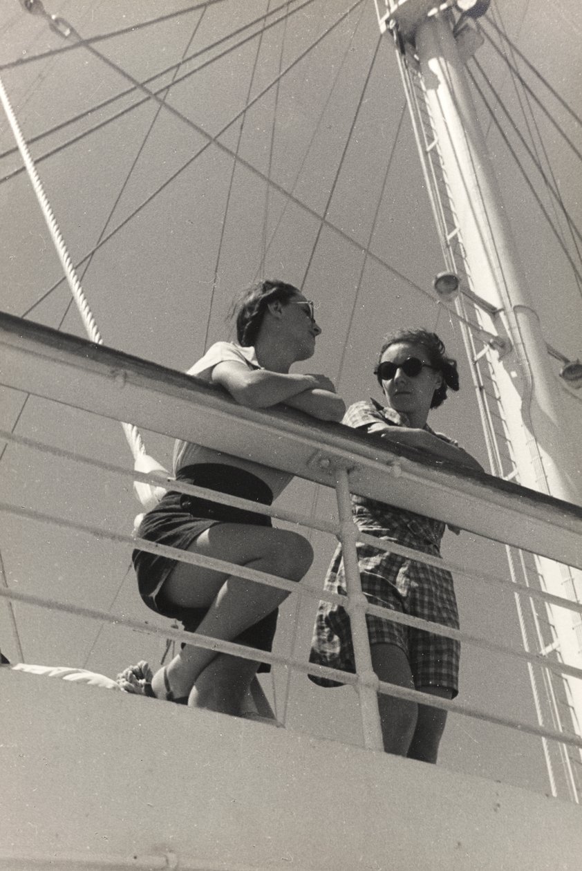 Pasajeros a bordo del crucero "Oceania", del álbum "At the Edge of Oceania 28th July to 10th August 1935". de Vincenzo Balocchi