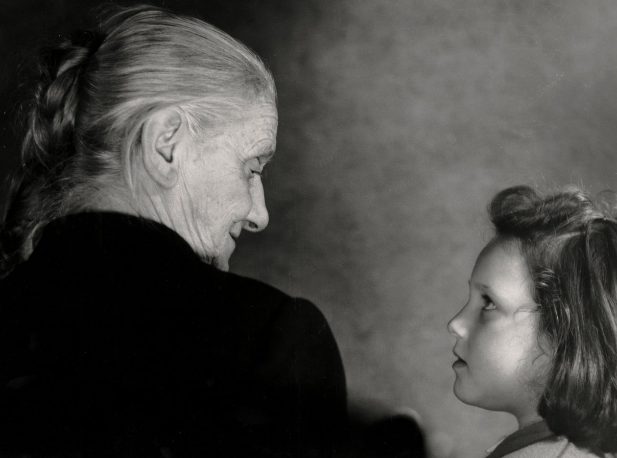 La mirada de la abuela (foto b/n) de Vincenzo Balocchi