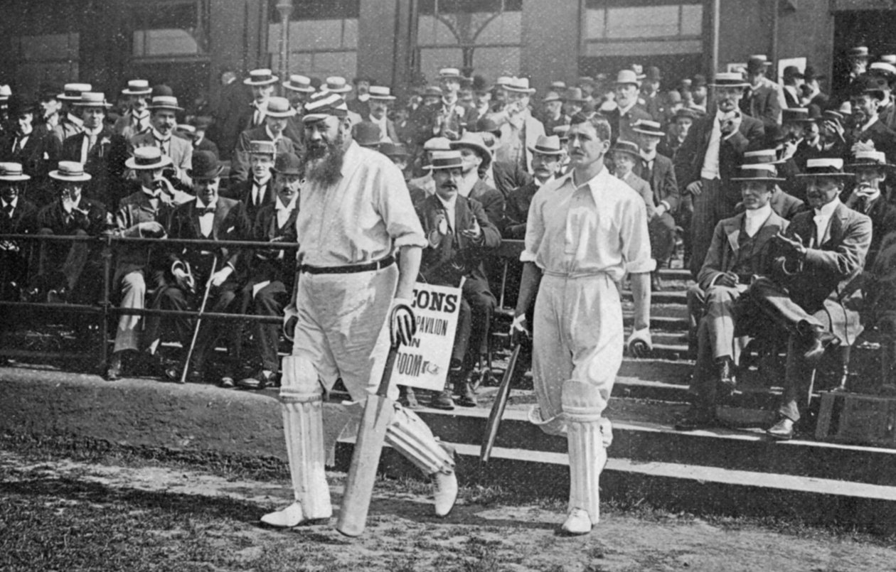 Dr. WG Grace, jugador de críquet inglés, saliendo a batear, c1899 de William Albert Rouch