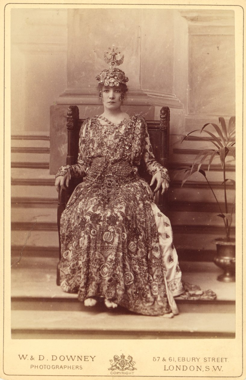 [Sarah Bernhardt como la emperatriz Theodora en "Theodora" de Sardou] de W. and D. Downey