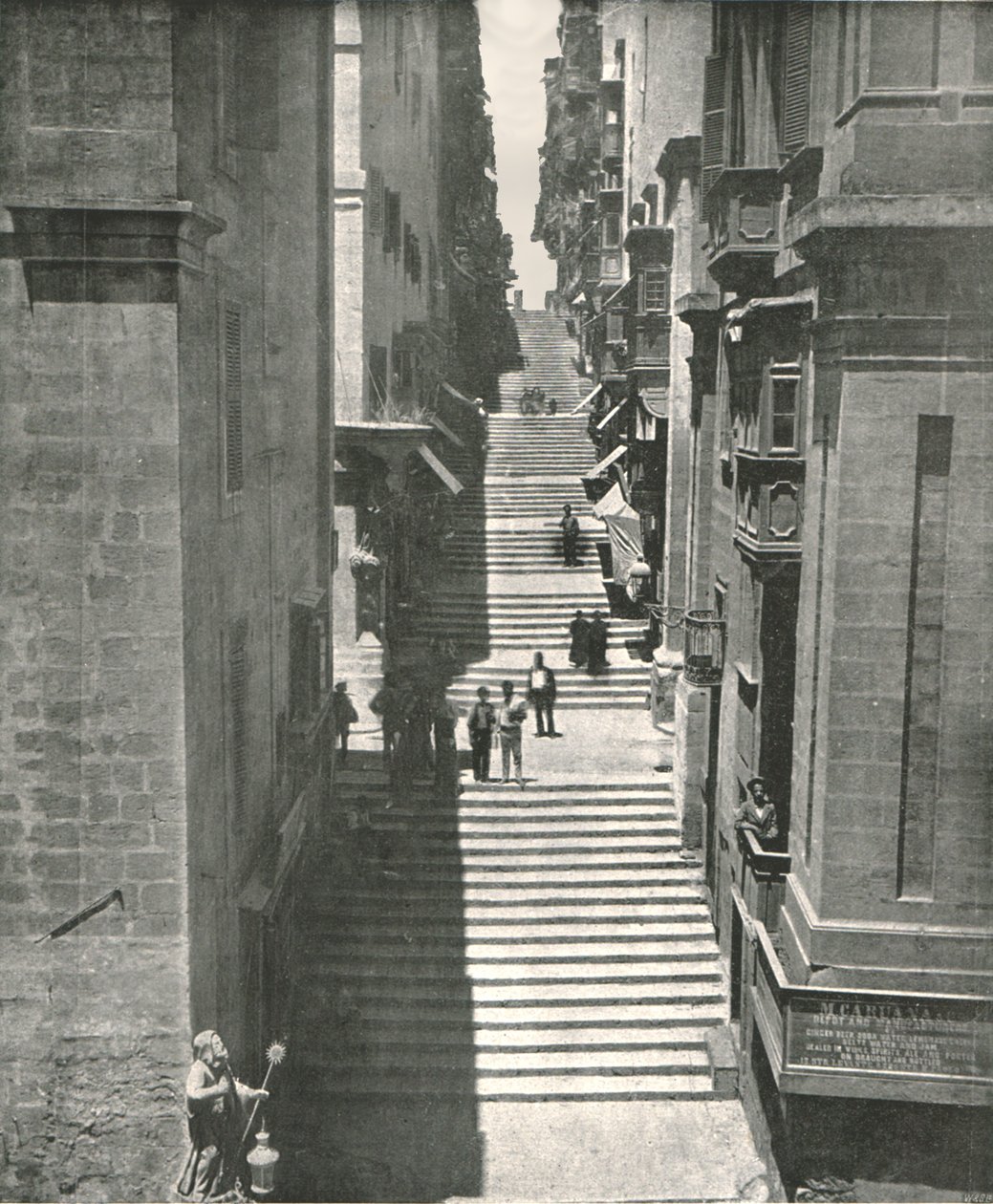 Una calle empinada en La Valeta, Malta, 1895 de W and S Ltd