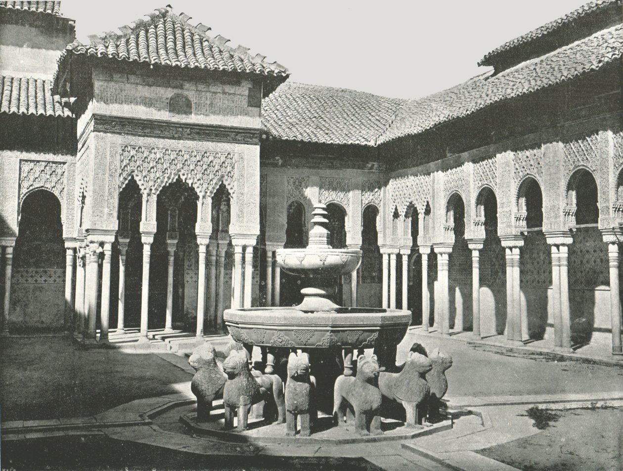 El Patio de los Leones, Alhambra, Granada, España, 1895 de W and S Ltd