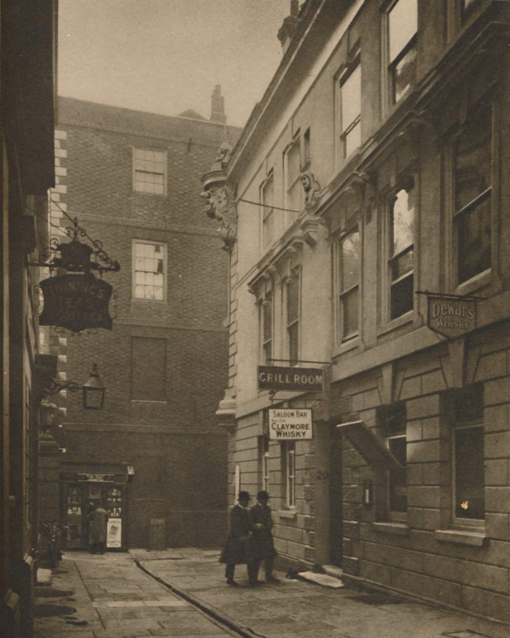 En Devereux Court, lleno de asociaciones del siglo XVIII, c. 1935 de Walter Benington
