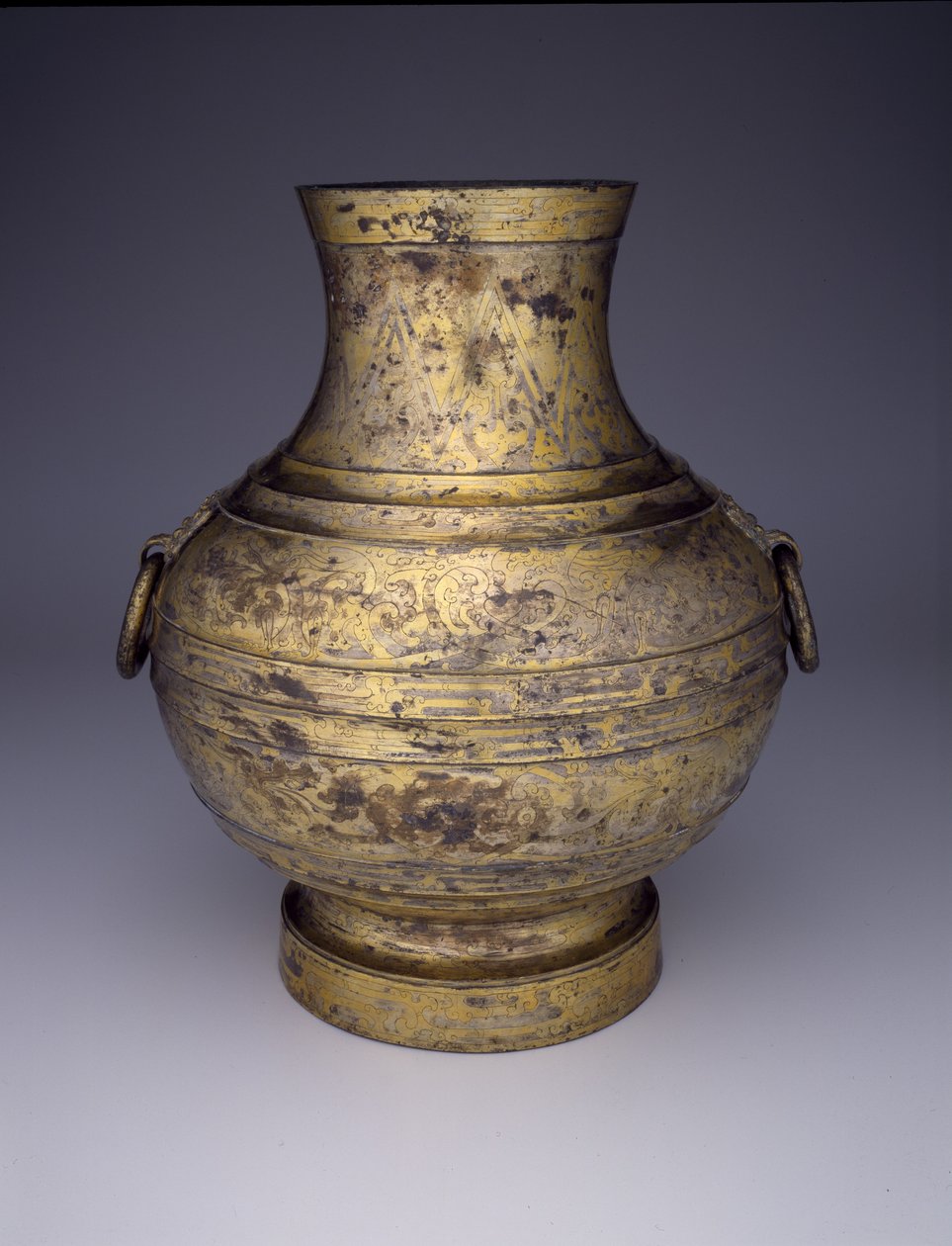 Vasija de almacenamiento (Hu o Zhong) con dragones entrelazados y nubes estilizadas de Western Han Dynasty Chinese School